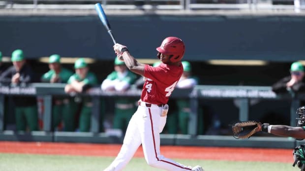 Alabama center fielder TJ McCants (44).